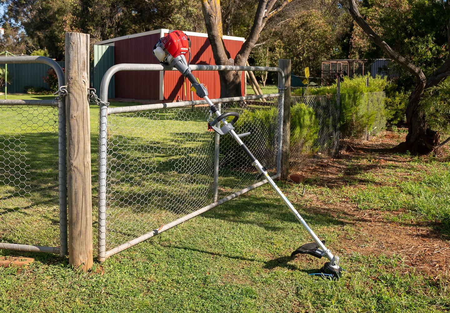 BRUSH CUTTER Versatool 35 CC Brush Cutter