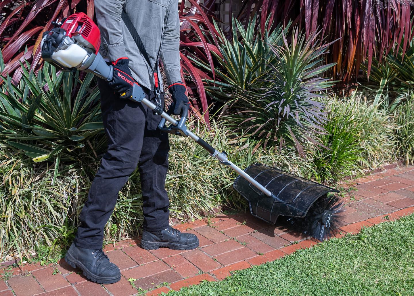 BRUSH Versatool 35 CC Brush Cutter